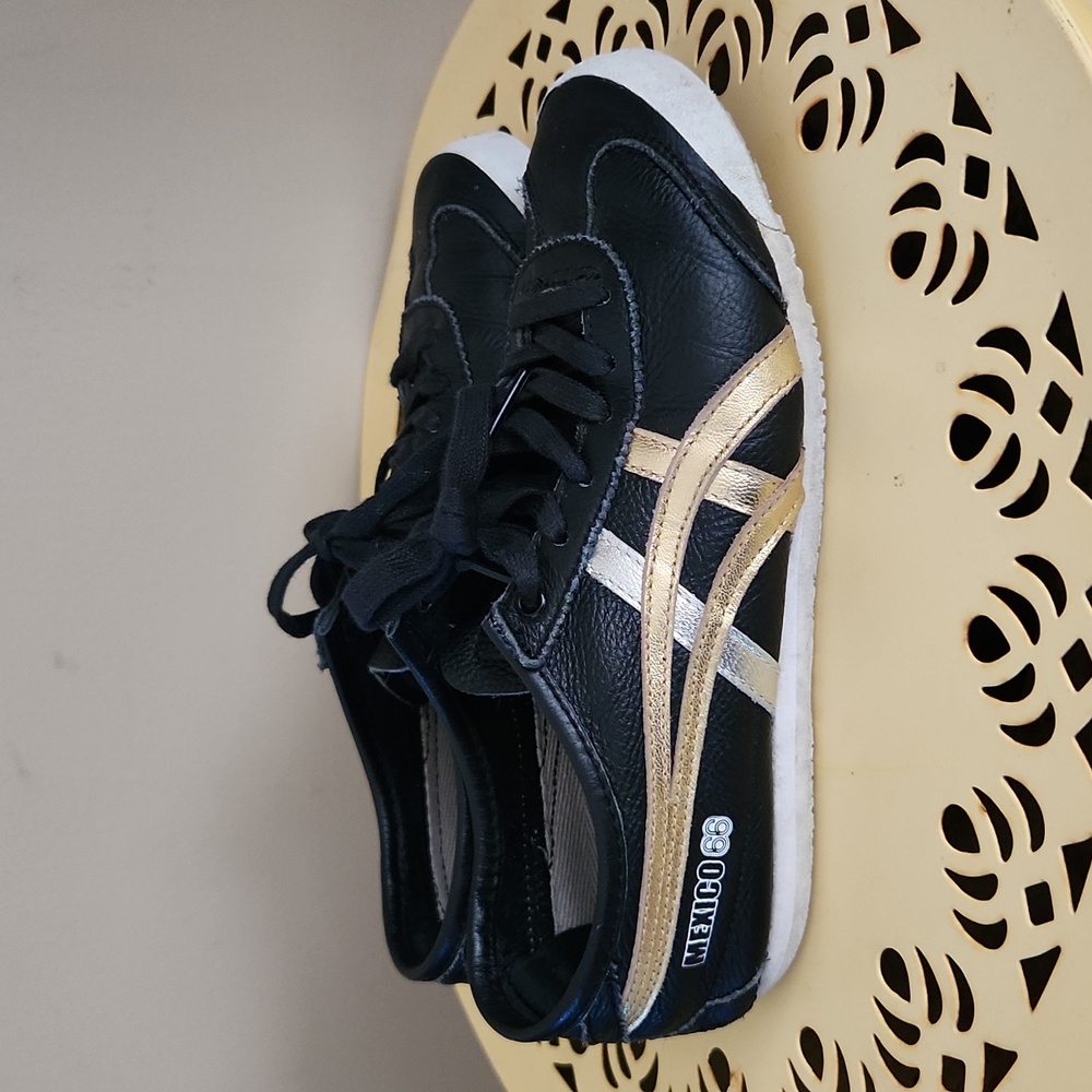 Onitsuka Tiger Mexico 66 by Asics